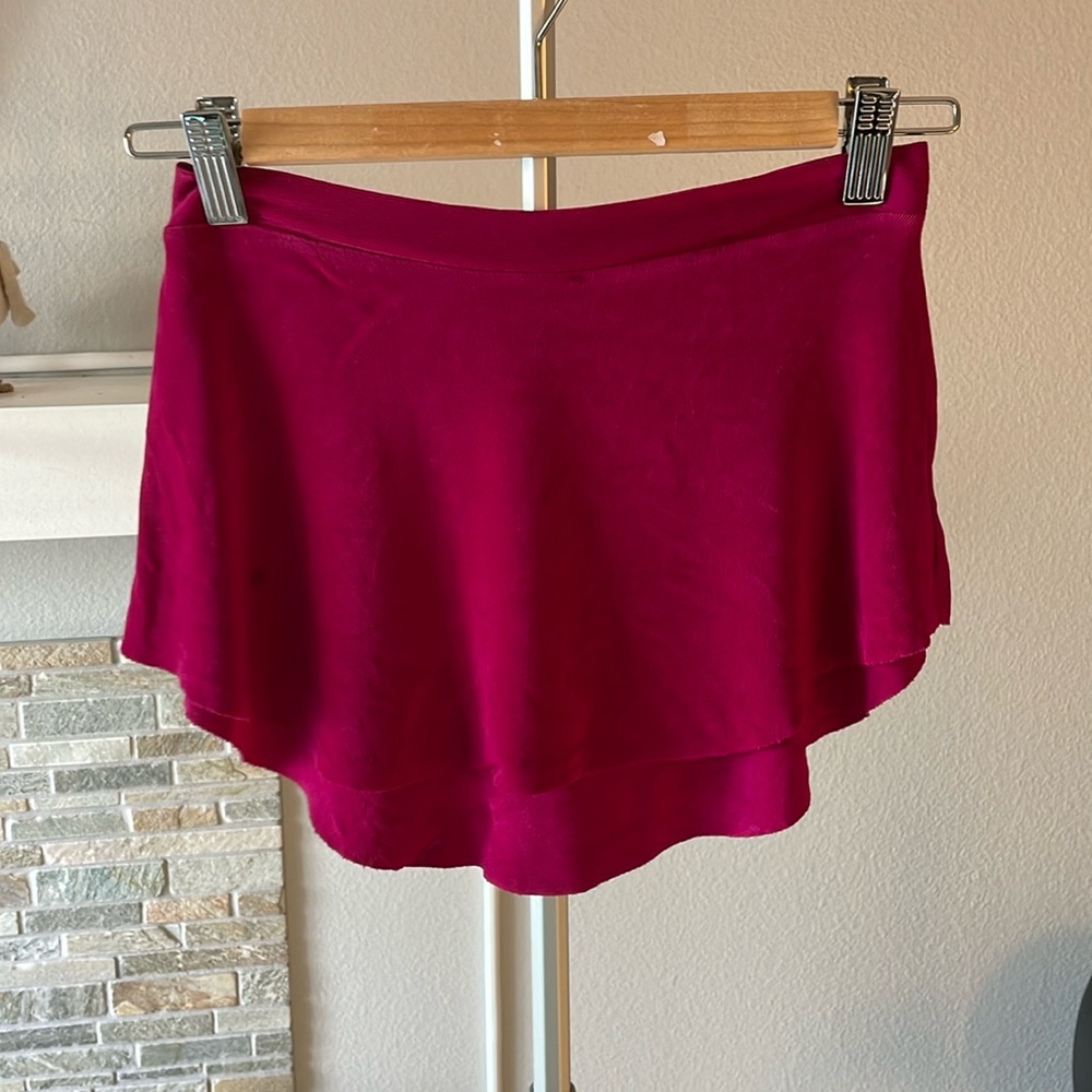 Small pink bullet pointe ballet skirt